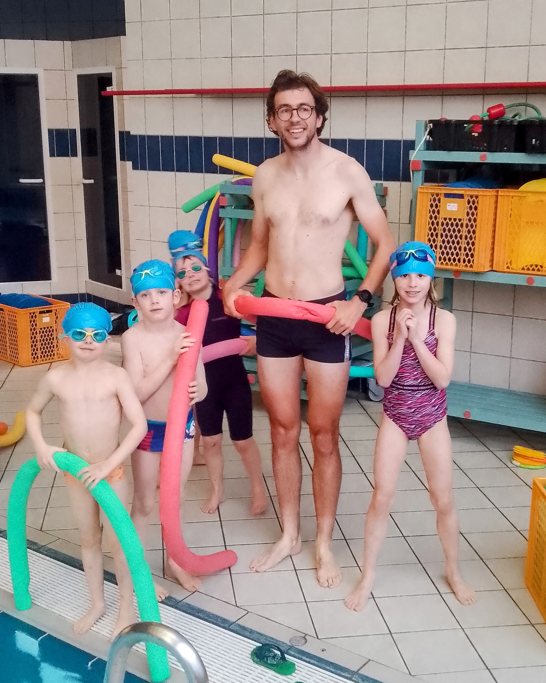 Fréderic - SwimChamp Instructeur met leerlingen